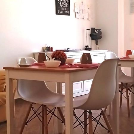 B & B Civico 6 Rooms Salerno Bagian luar foto