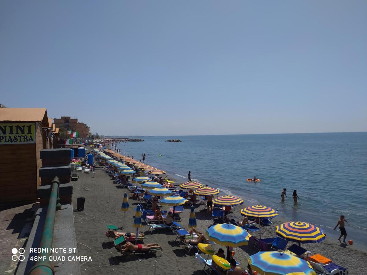 B & B Civico 6 Rooms Salerno Bagian luar foto