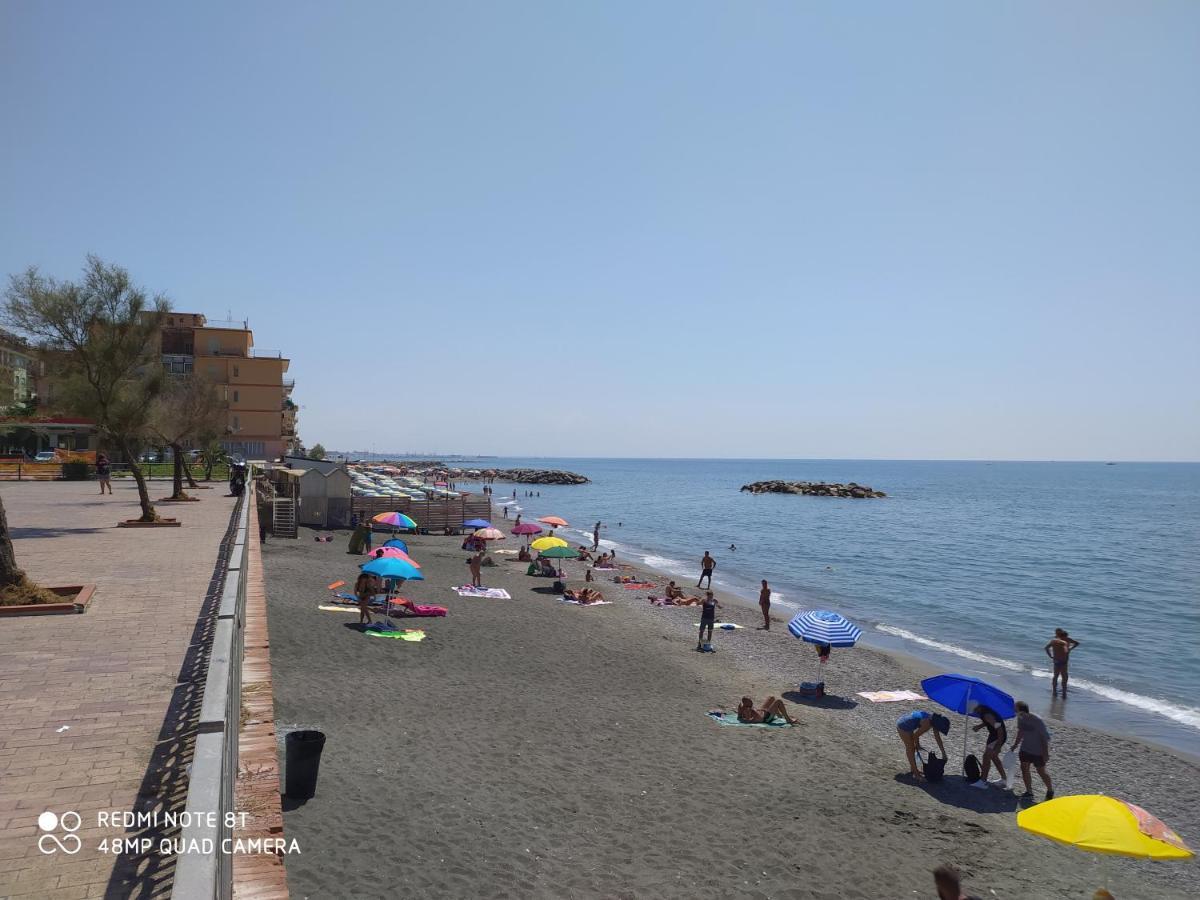 B & B Civico 6 Rooms Salerno Bagian luar foto