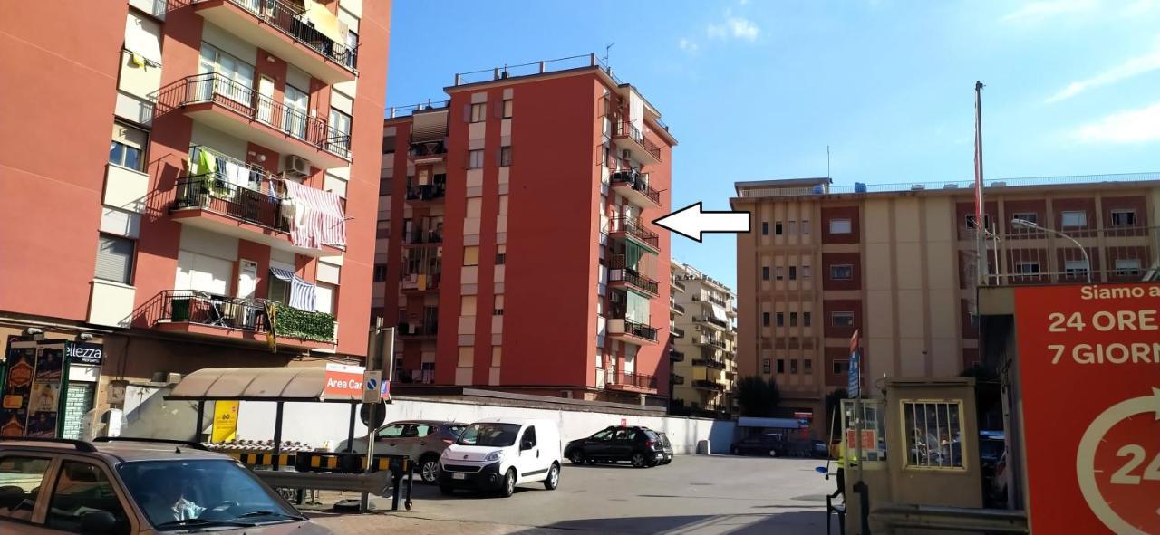 B & B Civico 6 Rooms Salerno Bagian luar foto