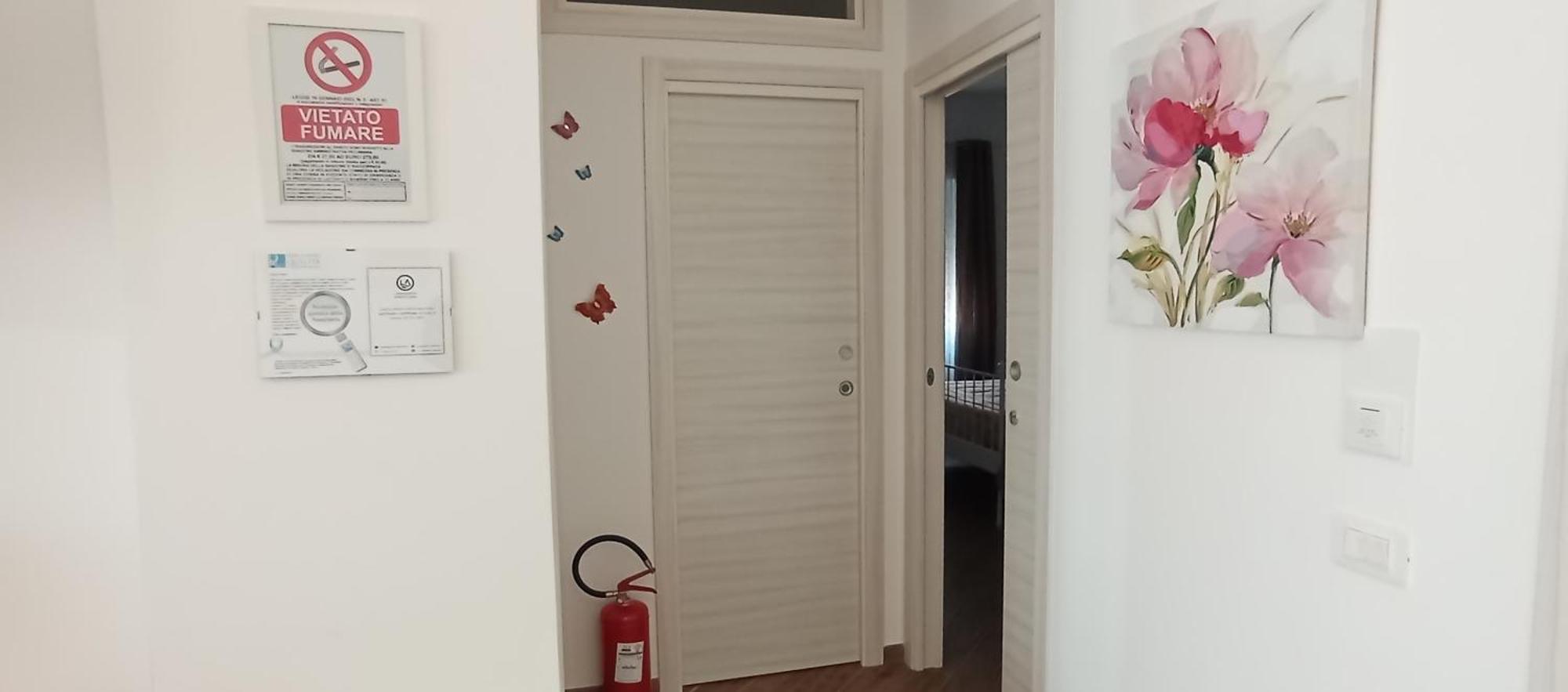 B & B Civico 6 Rooms Salerno Bagian luar foto
