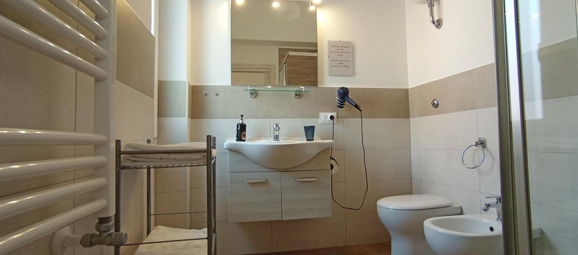 B & B Civico 6 Rooms Salerno Bagian luar foto